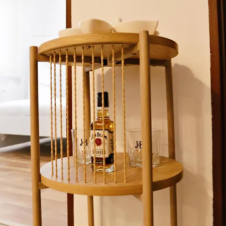 Base I 2 Bedroom Victoriei