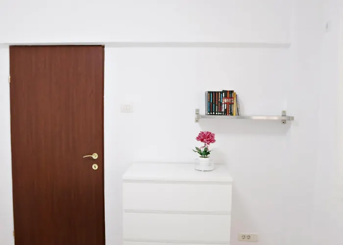 Base I 2 Bedroom Victoriei Apartment Bucharest