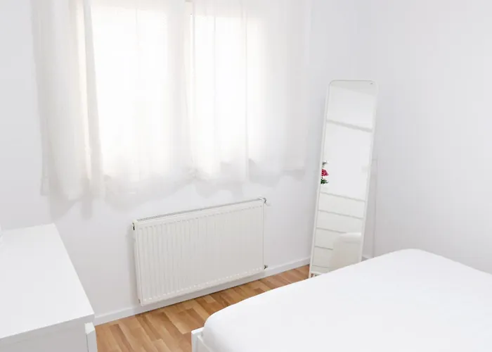 Base I 2 Bedroom Victoriei *